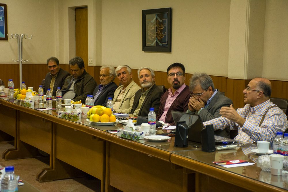 برگزاری نشست جمعی از اساتید و فرهیختگان استان