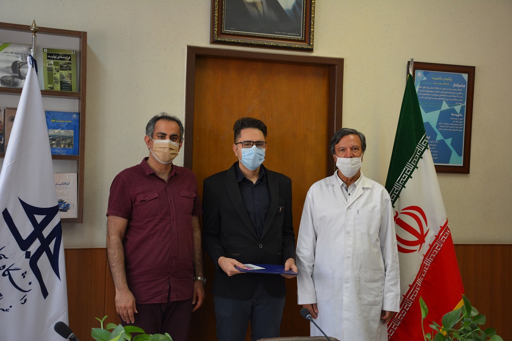 تقدیر از دانشجویان ممتاز دانشکده صنایع 